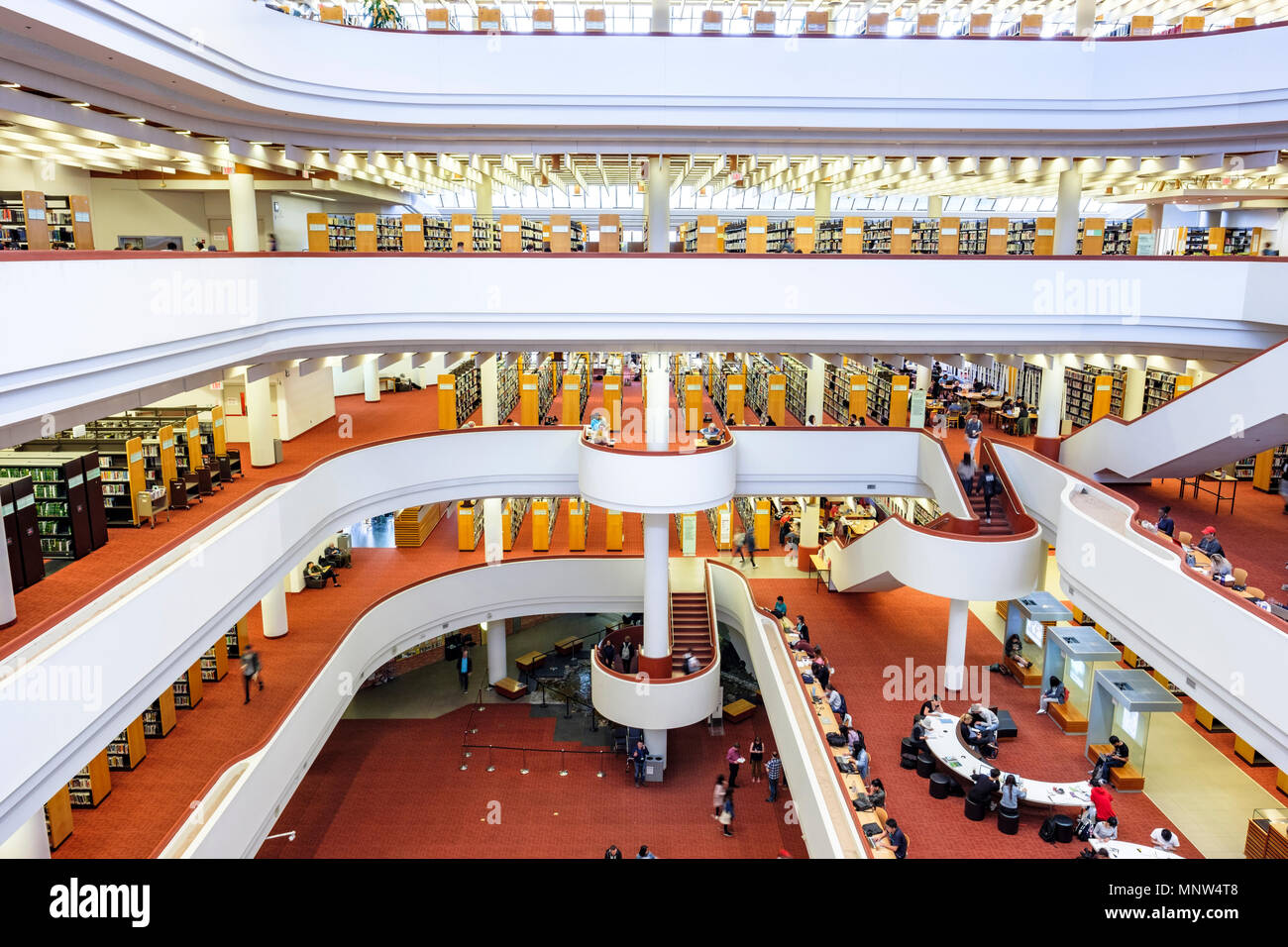 Interieur von Toronto Präsenzbibliothek, größte öffentliche Präsenzbibliothek in Kanada, vom Architekten Raymond Moriyama, Toronto, Ontario, Kanada Stockfoto