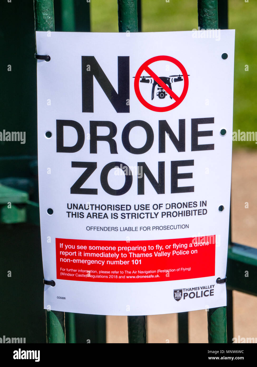 Kein Drone Zone, den langen Weg, Schloss Windsor, Windsor, Berkshire, England, UK, GB. Stockfoto