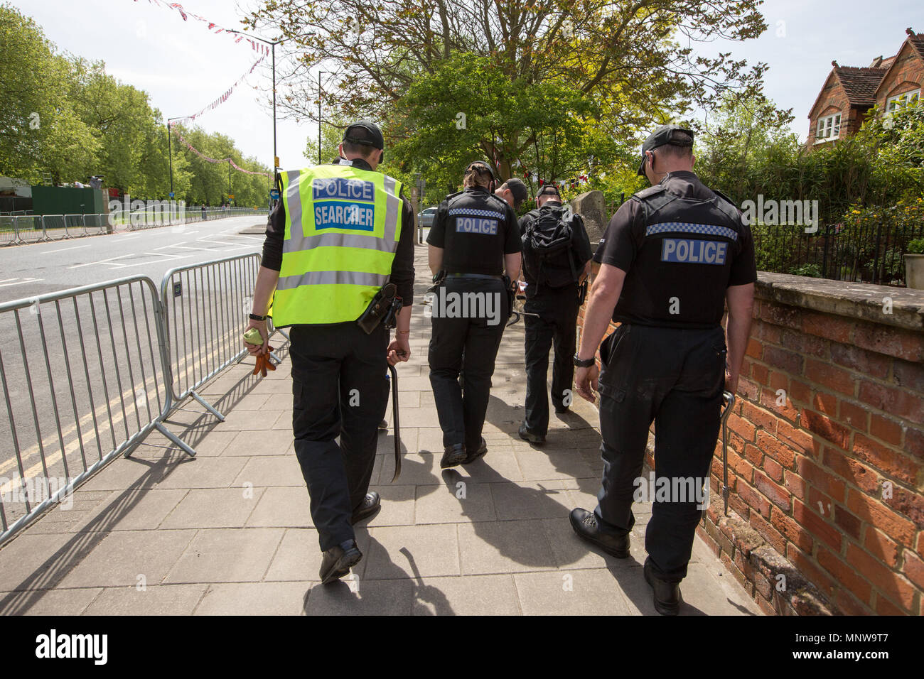 Polizei Sicherheit an der königlichen Hochzeit von Prinz Harry und Meghan Markle. Stockfoto
