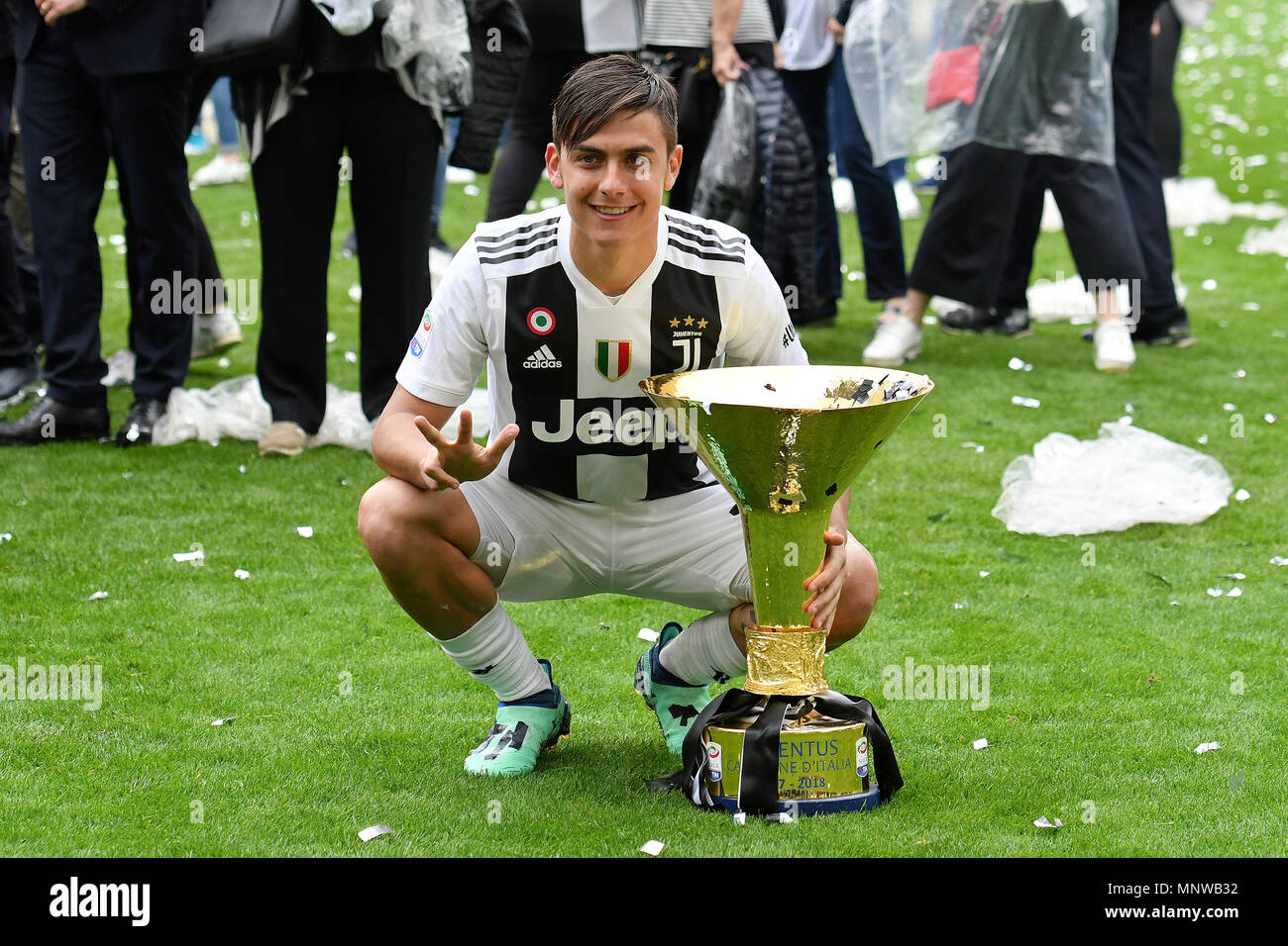 Paulo Dybala Juventus feiert den Sieg der italienischen Meisterschaft Festeggiamenti scudetto Juventus Turin 19-05-2018 Allianz Stadion Fußball Calcio Serie A 2017/2018 Juventus Turin - Hellas Verona Foto Giuliano Marchisciano/OnePlusNine/Insidefoto Stockfoto