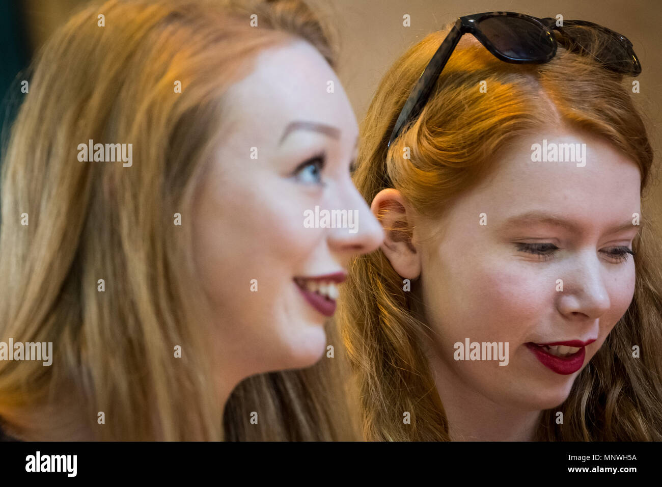 London, Großbritannien. 19. Mai 2018. Redhead Tag UK im Norden von London. Die jährliche Veranstaltung sieht Hunderte von 'Gingers' aus der ganzen Welt zur Feier des roten Haare. Credit: Guy Corbishley/Alamy leben Nachrichten Stockfoto