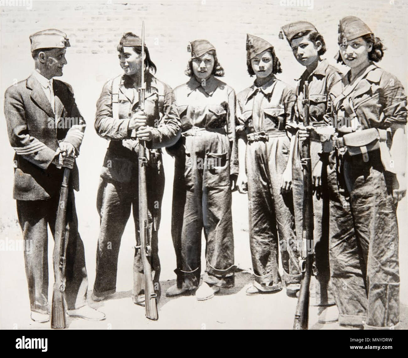 Mujeres soldados Frauen Soldaten 1936. 1273 Soldatinnen - Google Kunst Projekt Stockfoto