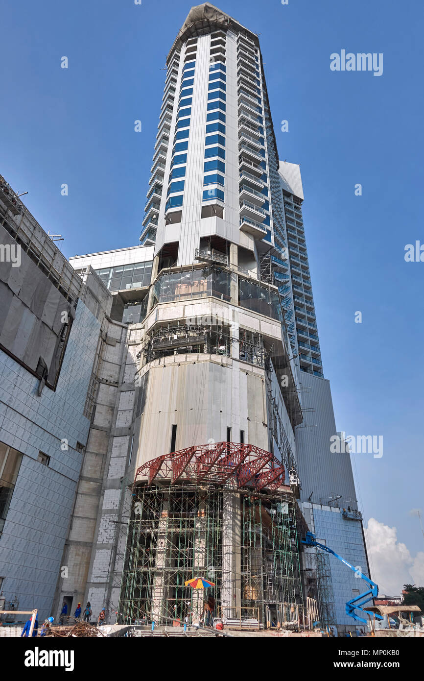 Anschlußklemme 21 Shopping Mall im Bau in Pattaya Thailand Stockfoto