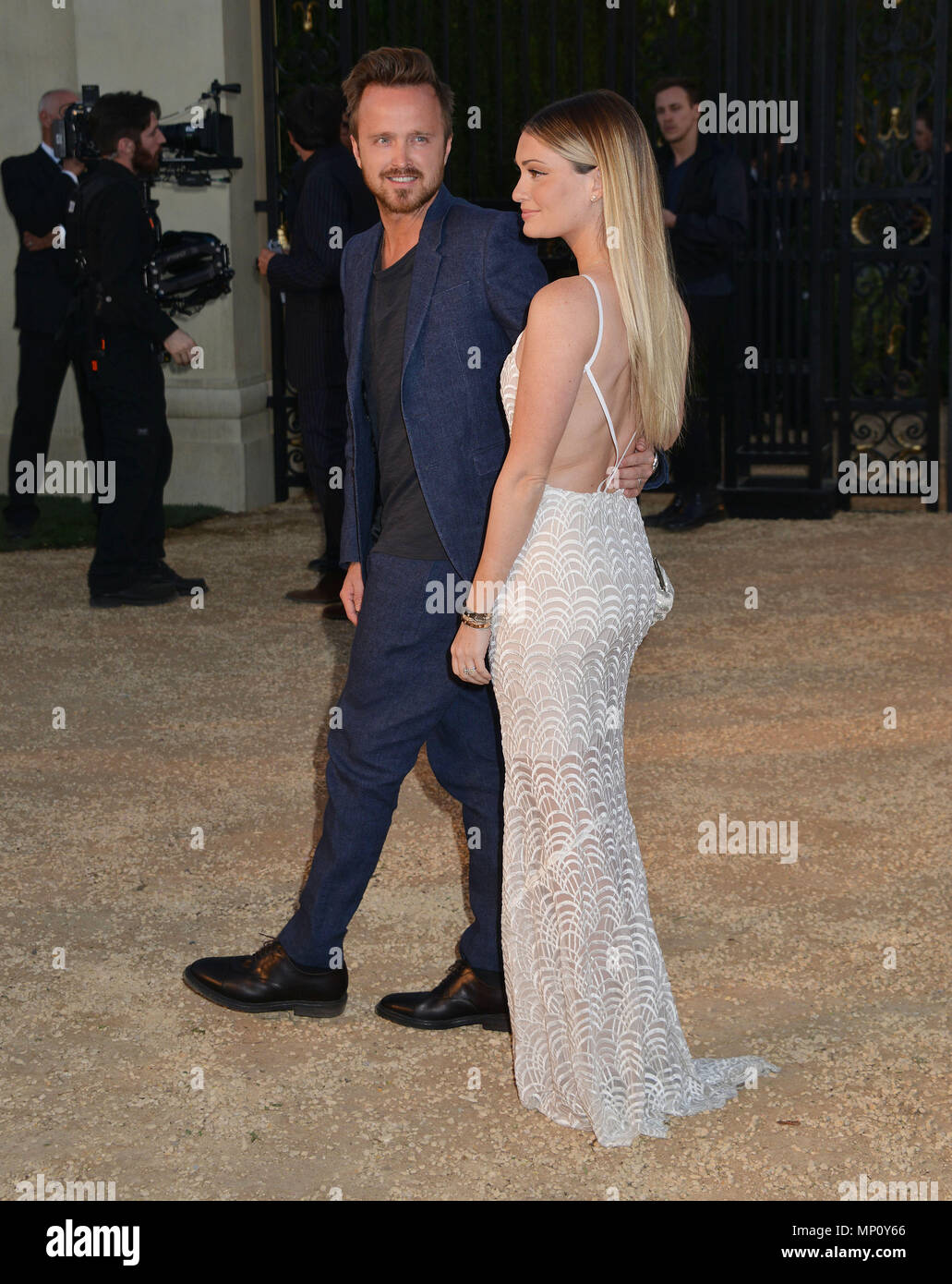 Aaron Paul, Lauren Parsekian an der Burberry - London in Los Angeles im Griffith Park Observatorium in Los Angeles. April 16, 2015 Aaron Paul, Lauren Parsekian - - - - - - - - - - - - - Red Carpet Event, Vertikal, USA, Filmindustrie, Prominente, Fotografie, Bestof, Kunst, Kultur und Unterhaltung, Topix Prominente Fashion/Vertikal, Besten, Event in Hollywood Leben - Kalifornien, Roter Teppich und backstage, USA, Film, Stars, Film Stars, TV Stars, Musik, Promis, Fotografie, Bestof, Kunst, Kultur und Unterhaltung, Topix, Vertikal, Familie von aus dem Jahr 2015, Stockfoto