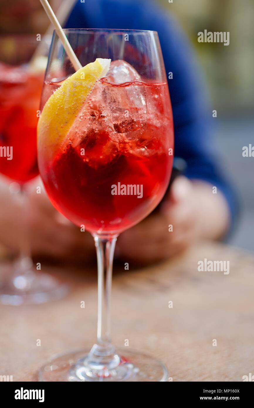 Süßes alkoholisches getränk -Fotos und -Bildmaterial in hoher Auflösung –  Alamy