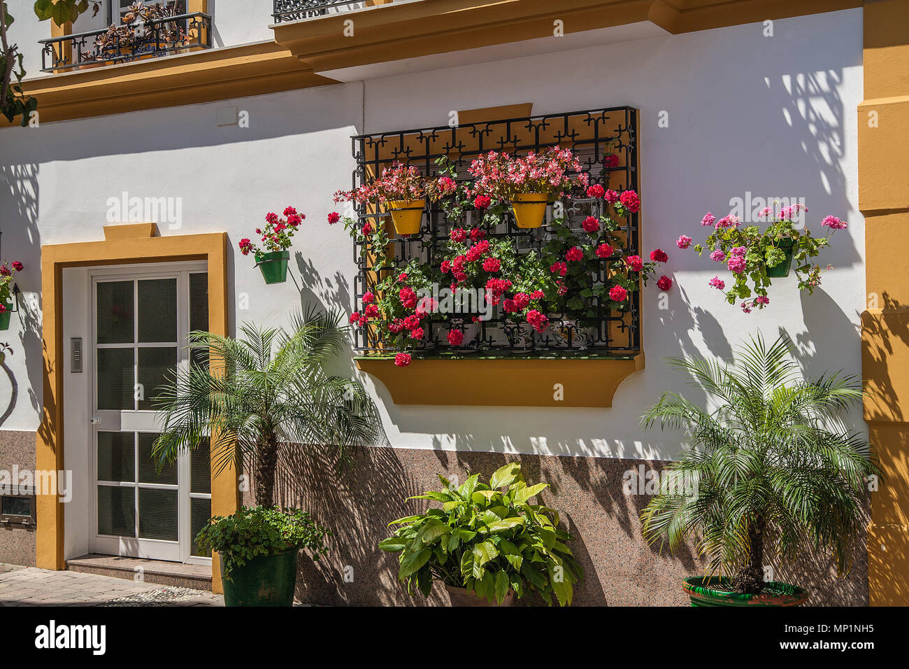 Weißes Dorf Gehäuse in Spanien Stockfoto