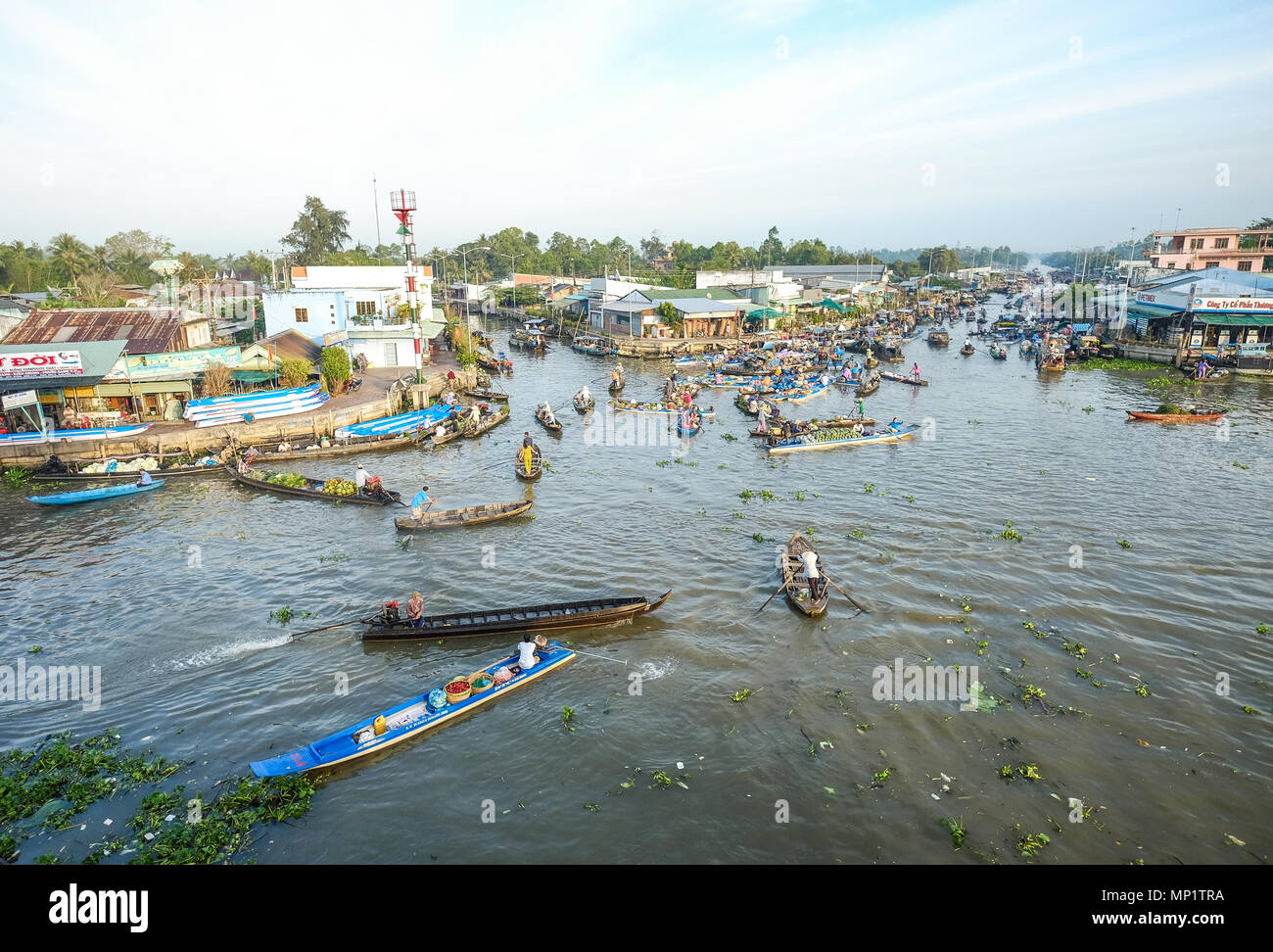 Can Tho, Vietnam - Feb 2, 2016. Anzeigen von Cai Rang Floating Market in Can Tho, Vietnam. Die schwimmenden Märkte heute dienen in erster Linie als touristische an Stockfoto