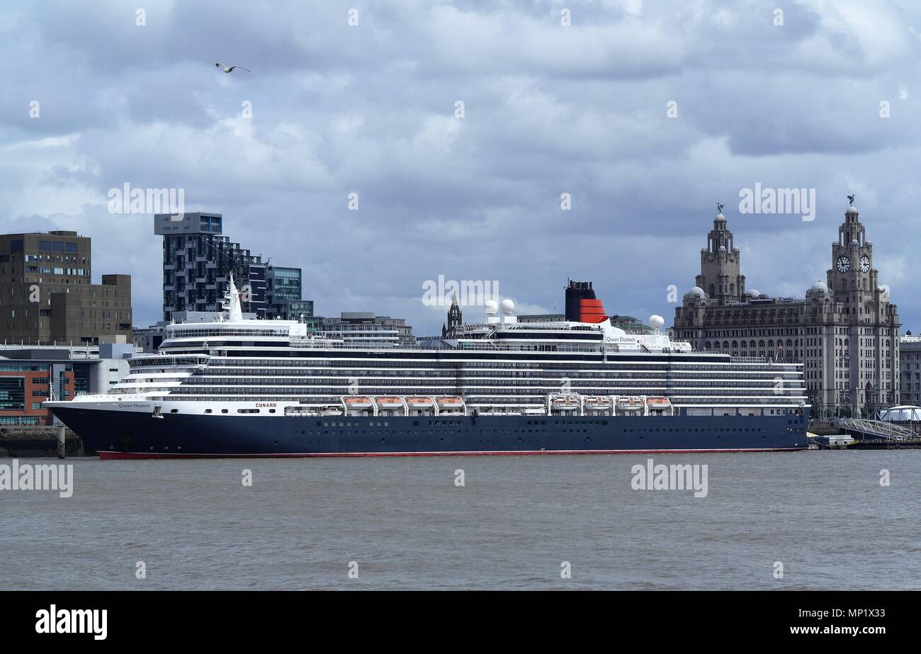 Liverpool, UK, Kreuzfahrtschiff Queen Elizabeth Docks in Liverpool für den Tag Credit Ian Fairbrother/Almy Stockfoto