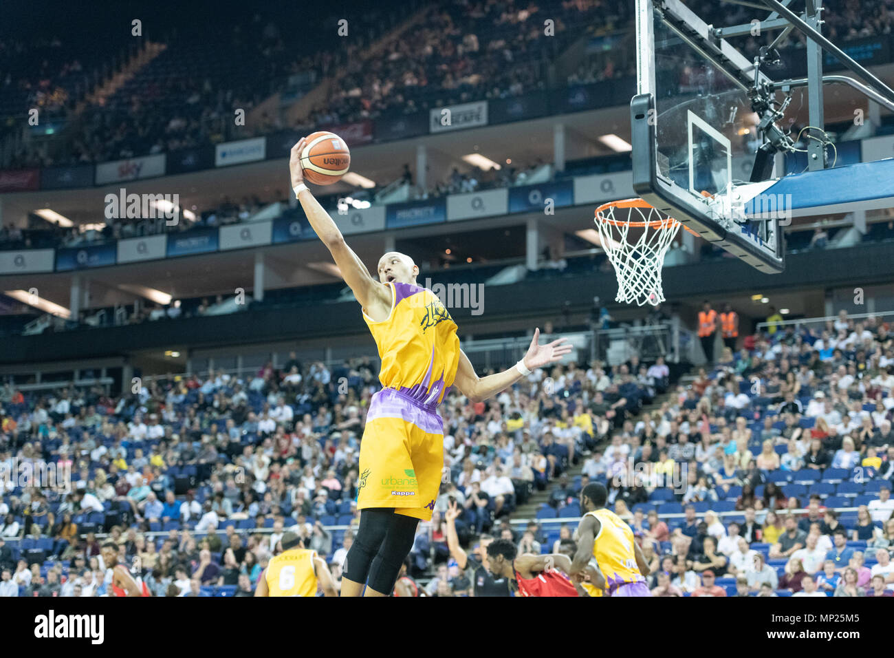 London, UK, 20.05.2018. BBL: Play-off-Finale 2018 in der O2. Ein sehr aufregendes Spiel Basketball Ball Spiel, wo Leicester Reiter beat London Lions 81-60. London Lions' Brandon Peel (22) macht den Korb. (C) pmgimaging/Alamy leben Nachrichten Stockfoto