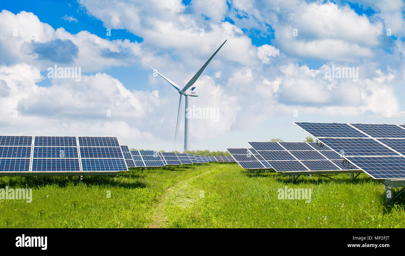 Solaranlagen und Windkraftanlagen Stockfoto