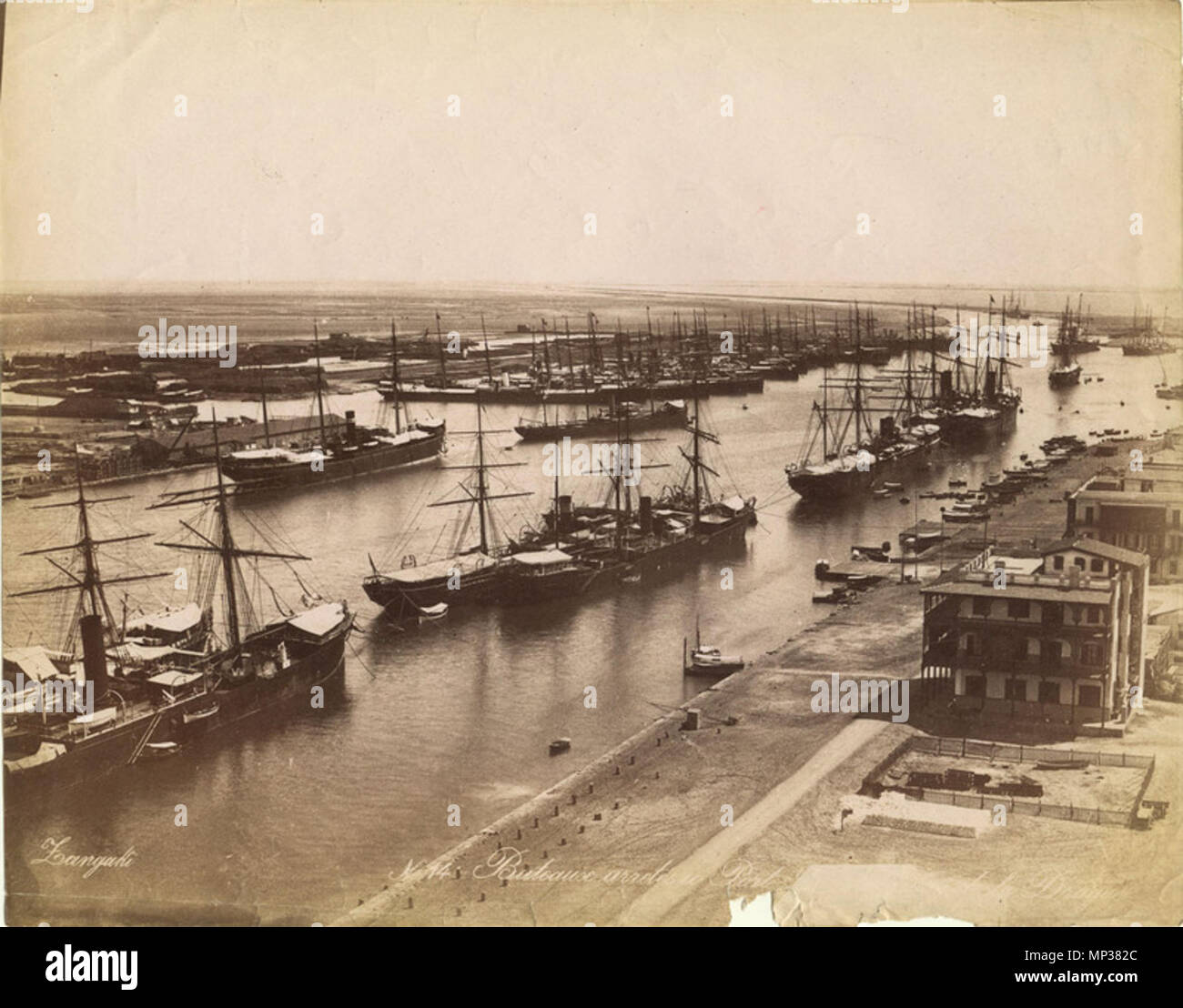 Français: Bateaux arretes ein Port S..... de Drague. 1880. Zangaki 1281 Zangaki. 0014. Bateaux arretes ein Port S..... de Drague