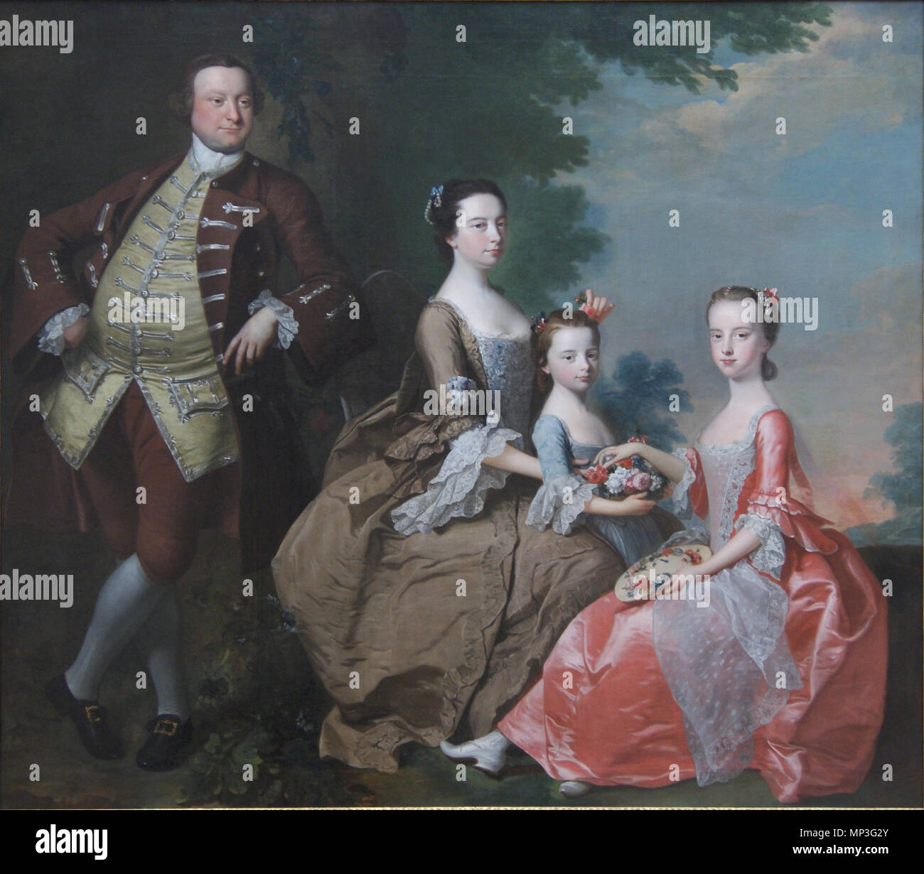 Die Thistlethwayte Familie. Eine fast lebensgroße Portrait von Alexander Thistlethwayte, der Vertreter von Hampshire wurde im Unterhaus 1751 - 1761, seine Frau Sarah und ihre Töchter Anne und Catherine. Als die älteste Tochter Catherine in Rosa, die eine Farbe wurde von Verlobten Frauen häufig getragen abgebildet wurde, konnte das Porträt in Auftrag gegeben wurden ihre bevorstehende Hochzeit zu gedenken. Die Arbeit in der Familie zu Hause in Southwick, Hampshire, in Thistlethwayte leben. ca. 1758 hing.. 1188 Thomas Hudson, der Thistlethwayte Familie (C. 1758, Yale Center für britische EIN Stockfoto Die Thistlethwayte Familie. Eine fast lebensgroße Portrait von Alexander Thistlethwayte, der Vertreter von Hampshire wurde im Unterhaus 1751 - 1761, seine Frau Sarah und ihre Töchter Anne und Catherine. Als die älteste Tochter Catherine in Rosa, die eine Farbe wurde von Verlobten Frauen häufig getragen abgebildet wurde, konnte das Porträt in Auftrag gegeben wurden ihre bevorstehende Hochzeit zu gedenken. Die Arbeit in der Familie zu Hause in Southwick, Hampshire, in Thistlethwayte leben. ca. 1758 hing.. 1188 Thomas Hudson, der Thistlethwayte Familie (C. 1758, Yale Center für britische EIN Stockfoto