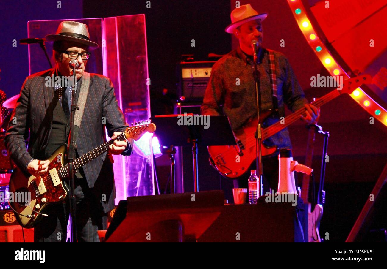 Liverpool, UK, Elvis Costello - Führt-at-Liverpool Philharmonic, Kredit Ian Fairbrother Stockfoto