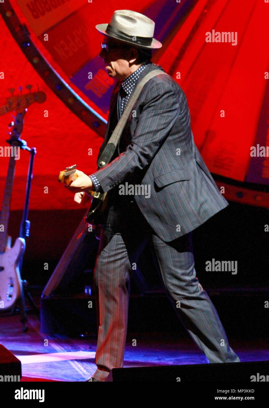 Liverpool, UK, Elvis Costello - Führt-at-Liverpool Philharmonic, Kredit Ian Fairbrother Stockfoto