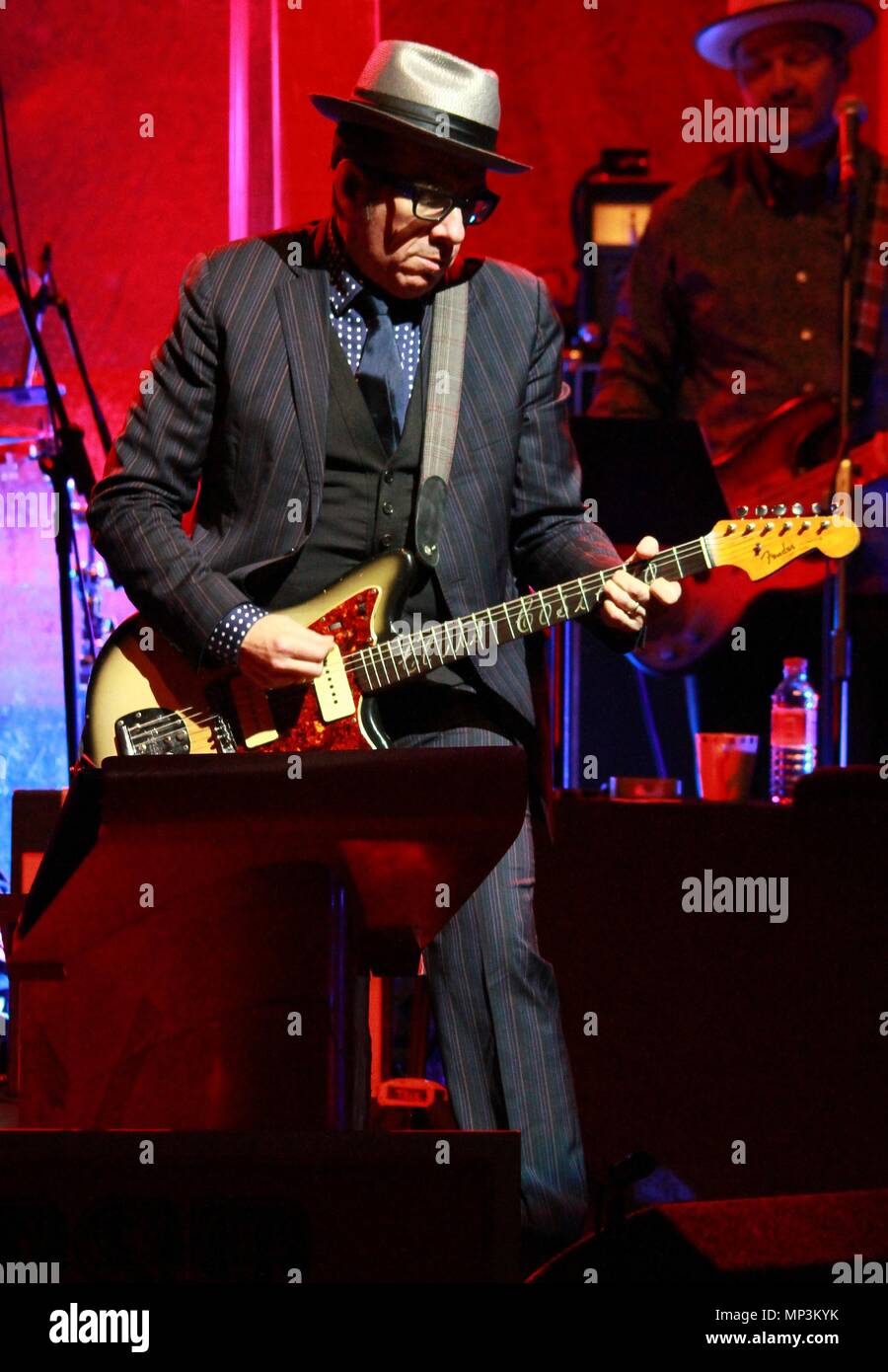 Liverpool, UK, Elvis Costello - Führt-at-Liverpool Philharmonic, Kredit Ian Fairbrother Stockfoto
