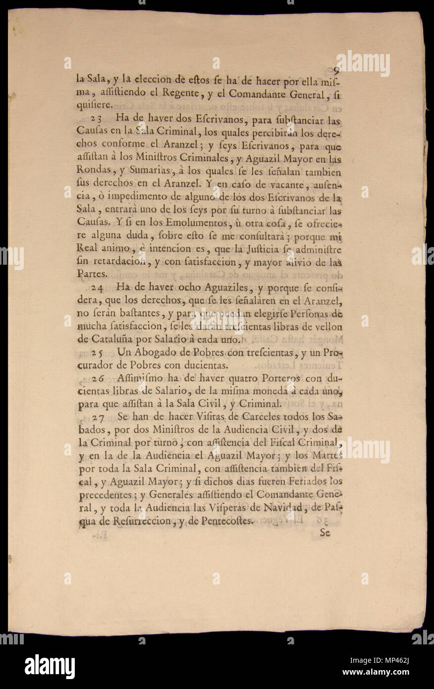 . Deutsch: Dokument de la Nueva planta de la Real Audiencia Del Principado de Cataluña. Establerta el 16 de gener de 1716. Troba guardat Aquest Exemplar es al Museu d'Història de Catalunya. Startseite 9: Artikel 23, 24, 25, 26 und ich 27. 16. Januar 1716. Ordenada pro Felip V. Impresa pro Joseph Teixidó. 934 Nova Planta De Catalunya 9. Stockfoto