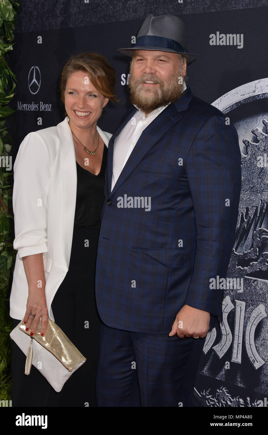 Vincent d Onofrio und Frau an der Jurassic Weltpremiere auf der Hollywood und Highland, Dolby Theater in Los Angeles. Juni 9, 2015. Vincent d Onofrio und Frau - - - - - - - - - - - - - Red Carpet Event, Vertikal, USA, Filmindustrie, Prominente, Fotografie, Bestof, Kunst, Kultur und Unterhaltung, Topix Prominente Fashion/Vertikal, Besten, Event in Hollywood Leben - Kalifornien, Roter Teppich und backstage, USA, Film, Stars, Film Stars, TV Stars, Musik, Promis, Fotografie, Bestof, Kunst, Kultur und Unterhaltung, Topix, Vertikal, Familie aus aus dem Jahr 201 Stockfoto Vincent d Onofrio und Frau an der Jurassic Weltpremiere auf der Hollywood und Highland, Dolby Theater in Los Angeles. Juni 9, 2015. Vincent d Onofrio und Frau - - - - - - - - - - - - - Red Carpet Event, Vertikal, USA, Filmindustrie, Prominente, Fotografie, Bestof, Kunst, Kultur und Unterhaltung, Topix Prominente Fashion/Vertikal, Besten, Event in Hollywood Leben - Kalifornien, Roter Teppich und backstage, USA, Film, Stars, Film Stars, TV Stars, Musik, Promis, Fotografie, Bestof, Kunst, Kultur und Unterhaltung, Topix, Vertikal, Familie aus aus dem Jahr 201 Stockfoto