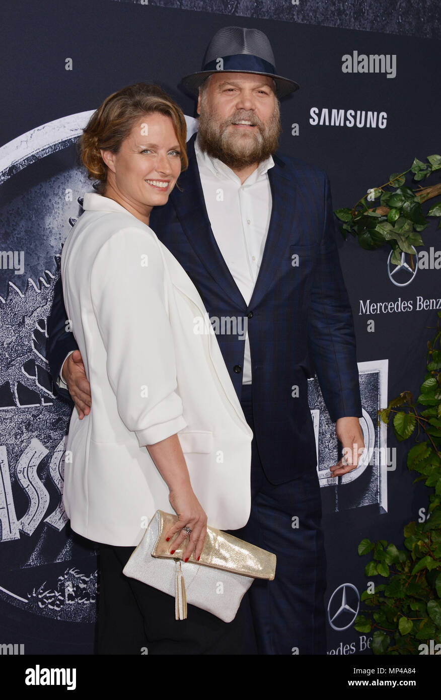 Vincent d Onofrio und Frau 078 an der Jurassic Weltpremiere auf der Hollywood und Highland, Dolby Theater in Los Angeles. Juni 9, 2015. Vincent d Onofrio und Frau 078 - - - - - - - - - - - - - Red Carpet Event, Vertikal, USA, Filmindustrie, Prominente, Fotografie, Bestof, Kunst, Kultur und Unterhaltung, Topix Prominente Fashion/Vertikal, Besten, Event in Hollywood Leben - Kalifornien, Roter Teppich und backstage, USA, Film, Stars, Film Stars, TV Stars, Musik, Promis, Fotografie, Bestof, Kunst, Kultur und Unterhaltung, Topix, Vertikal, Familie aus aus dem Jahr 2 Stockfoto Vincent d Onofrio und Frau 078 an der Jurassic Weltpremiere auf der Hollywood und Highland, Dolby Theater in Los Angeles. Juni 9, 2015. Vincent d Onofrio und Frau 078 - - - - - - - - - - - - - Red Carpet Event, Vertikal, USA, Filmindustrie, Prominente, Fotografie, Bestof, Kunst, Kultur und Unterhaltung, Topix Prominente Fashion/Vertikal, Besten, Event in Hollywood Leben - Kalifornien, Roter Teppich und backstage, USA, Film, Stars, Film Stars, TV Stars, Musik, Promis, Fotografie, Bestof, Kunst, Kultur und Unterhaltung, Topix, Vertikal, Familie aus aus dem Jahr 2 Stockfoto