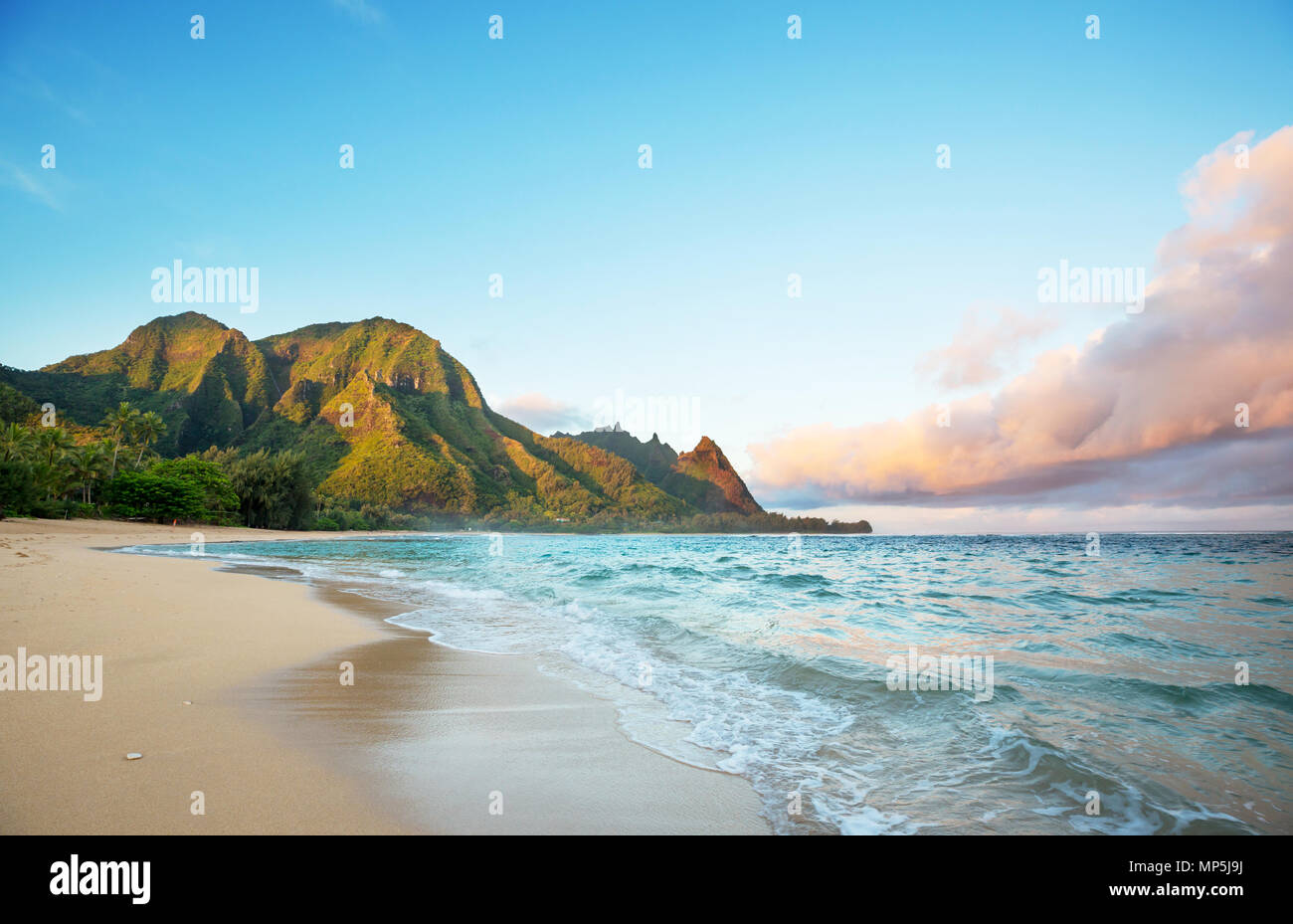 Tunnels beach Fotos und Bildmaterial in hoher Auflösung Alamy