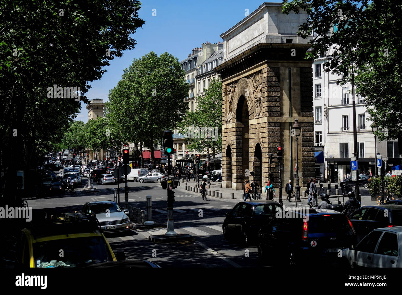 PARIS FRANKREICH - PORTES St. Martin und St. Denis - Pariser Grands Boulevards - PARIS historisches Denkmal - LOUIS XIV HERRLICHKEIT Denkmal - PARIS KUNST © F. BEAUMONT Stockfoto