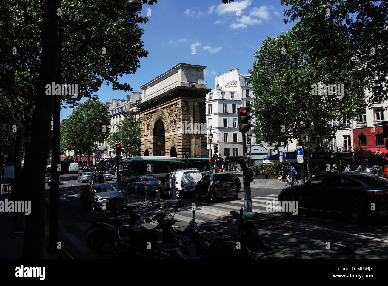 PARIS FRANKREICH - PORTES St. Martin und St. Denis - Pariser Grands Boulevards - PARIS historisches Denkmal - LOUIS XIV HERRLICHKEIT Denkmal - PARIS KUNST © F. BEAUMONT Stockfoto