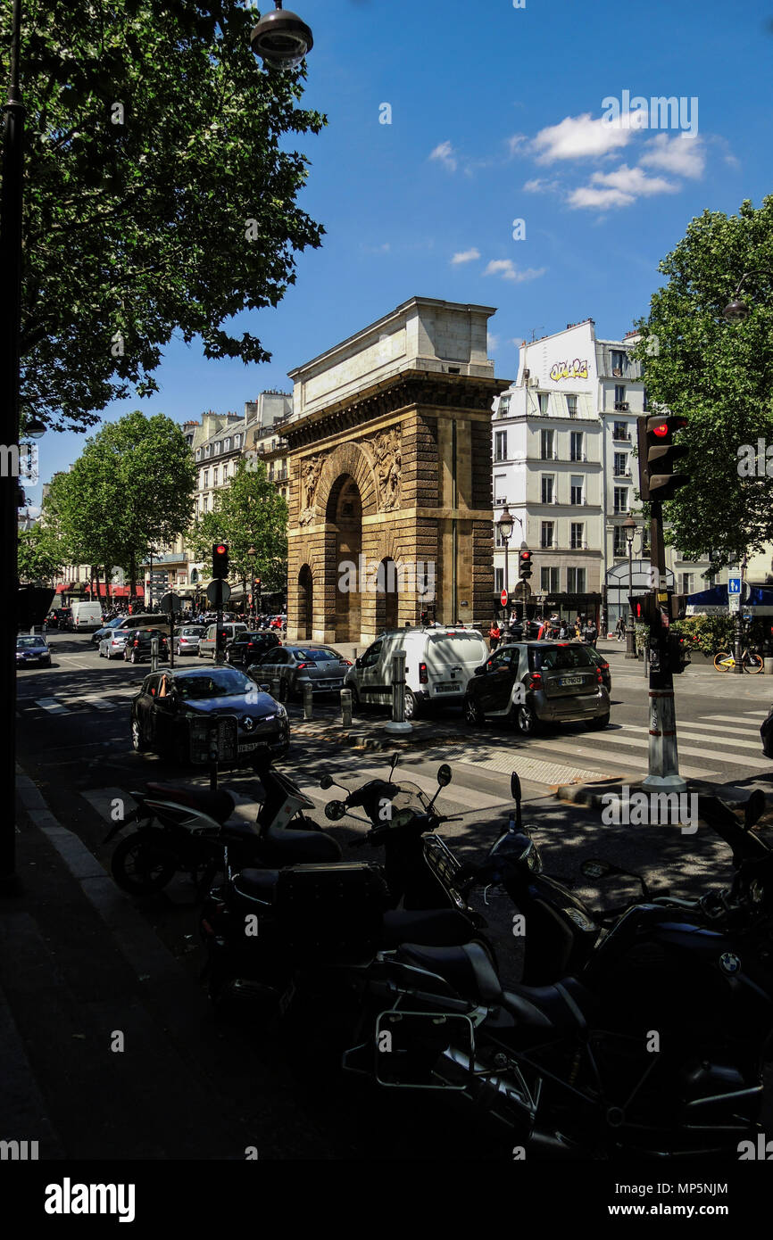 PARIS FRANKREICH - PORTES St. Martin und St. Denis - Pariser Grands Boulevards - PARIS historisches Denkmal - LOUIS XIV HERRLICHKEIT Denkmal - PARIS KUNST © F. BEAUMONT Stockfoto