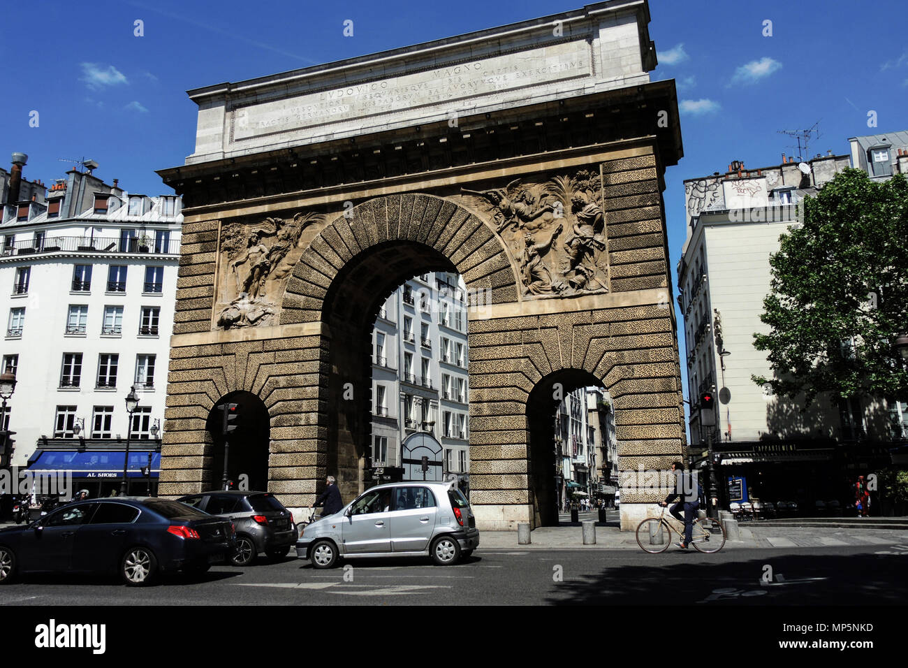 PARIS FRANKREICH - PORTES St. Martin und St. Denis - Pariser Grands Boulevards - PARIS historisches Denkmal - LOUIS XIV HERRLICHKEIT Denkmal - PARIS KUNST © F. BEAUMONT Stockfoto