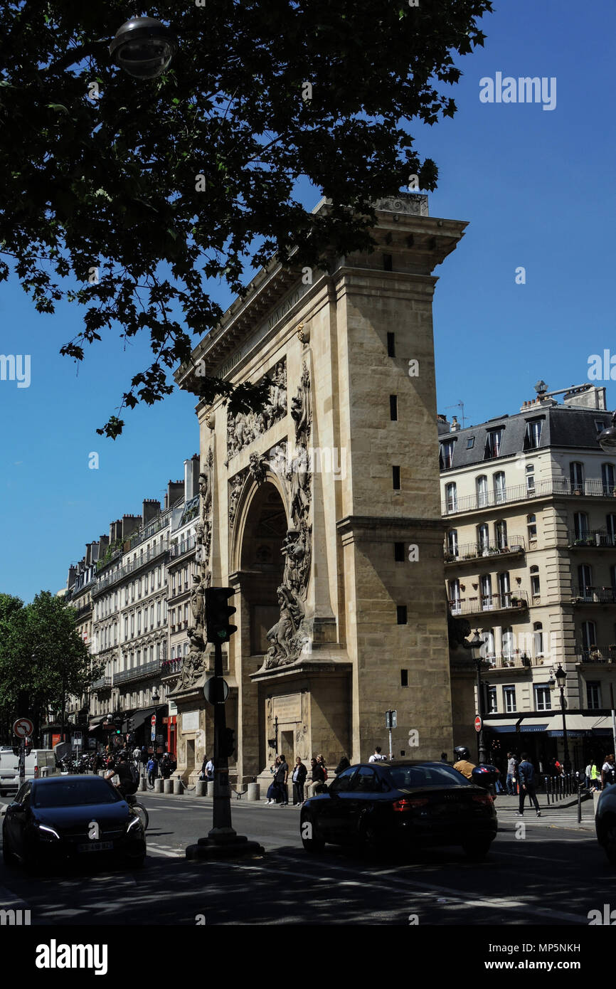 PARIS FRANKREICH - PORTES St. Martin und St. Denis - Pariser Grands Boulevards - PARIS historisches Denkmal - LOUIS XIV HERRLICHKEIT Denkmal - PARIS KUNST © F. BEAUMONT Stockfoto