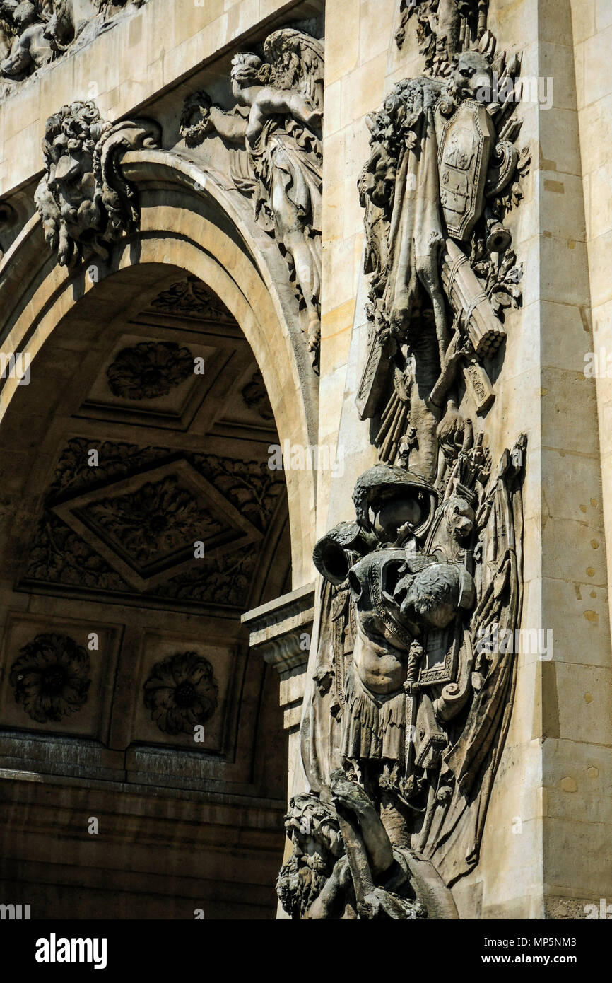 PARIS FRANKREICH - PORTES St. Martin und St. Denis - Pariser Grands Boulevards - PARIS historisches Denkmal - LOUIS XIV HERRLICHKEIT Denkmal - PARIS KUNST © F. BEAUMONT Stockfoto