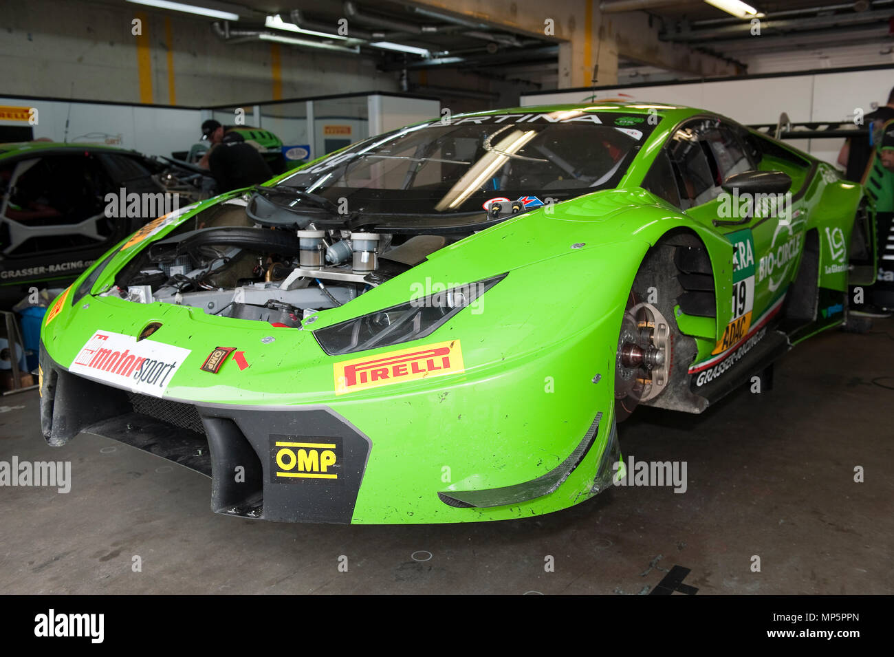Lamborghini GT3-Rennwagen in Box | Lamborghini GT3-Rennwagen in Feld Stockfoto