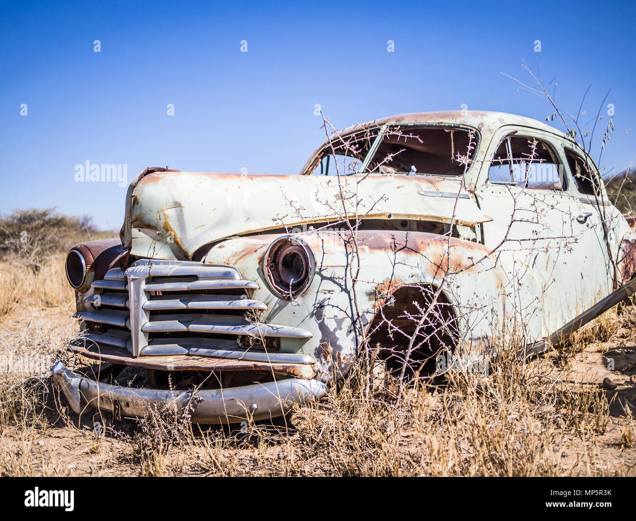 Classic Car Rost in der Namib Wüste verlassen, Namibia Stockfoto