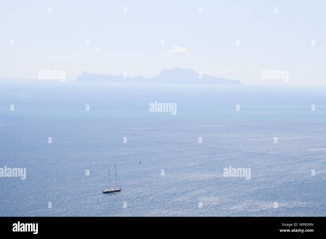 Blick von Saint Elmo's Castle in Neapel auf den Golf von Neapel und die Insel Capri, 05.09.2017, Italien Stockfoto