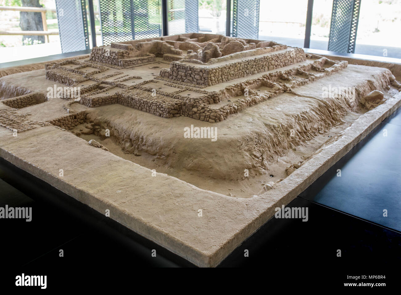 Gaspe, Spanien - 28 April, 2018: Modell des Cancho Roano archäologische Stätte, Louvain la Neuve, Badajoz, Spanien Stockfoto