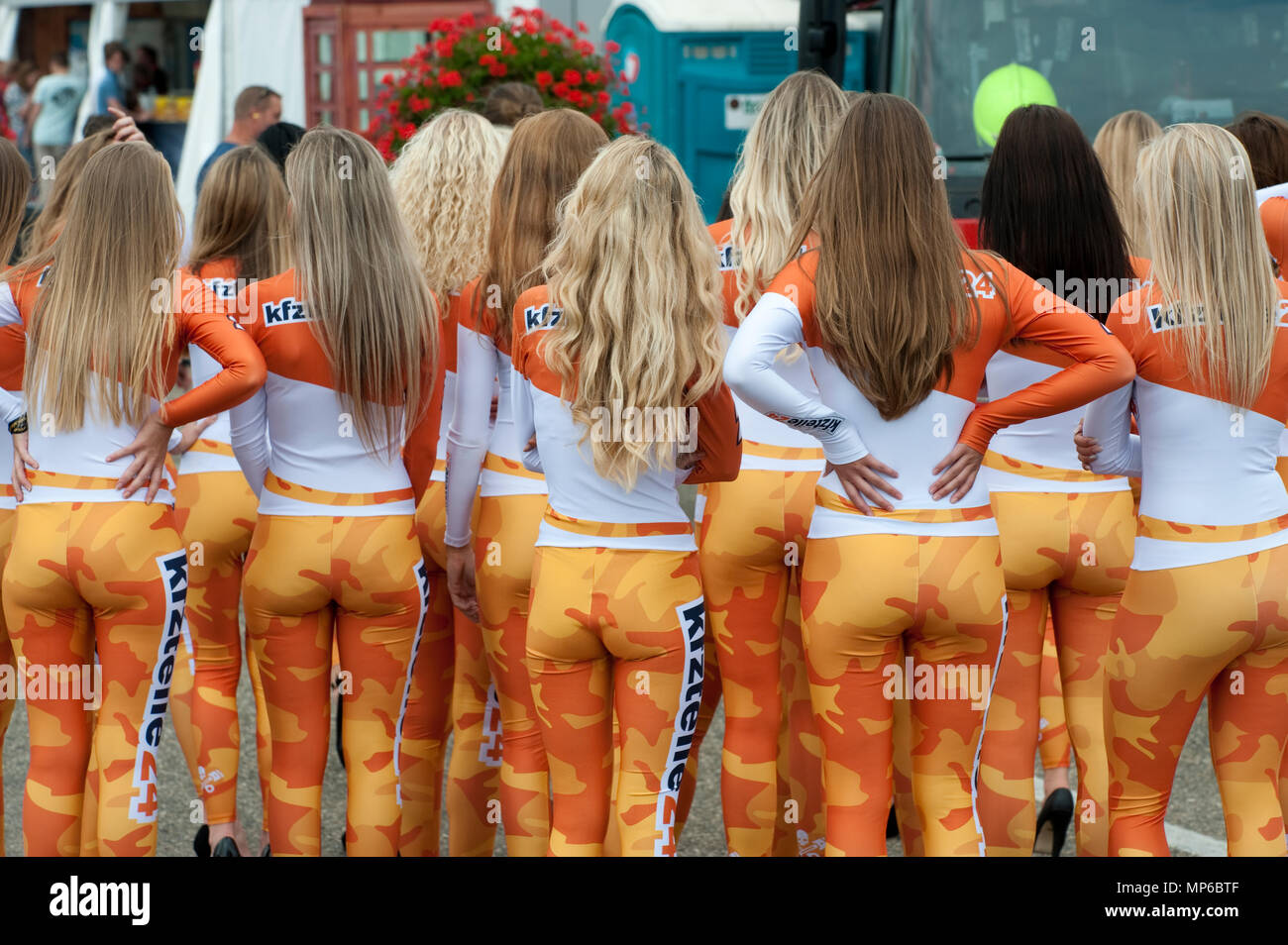 Grid Girls des ADAC GT Masters in Zandvoort | Grid Girls beim ADAC GT Masters in Zandvoort Stockfoto