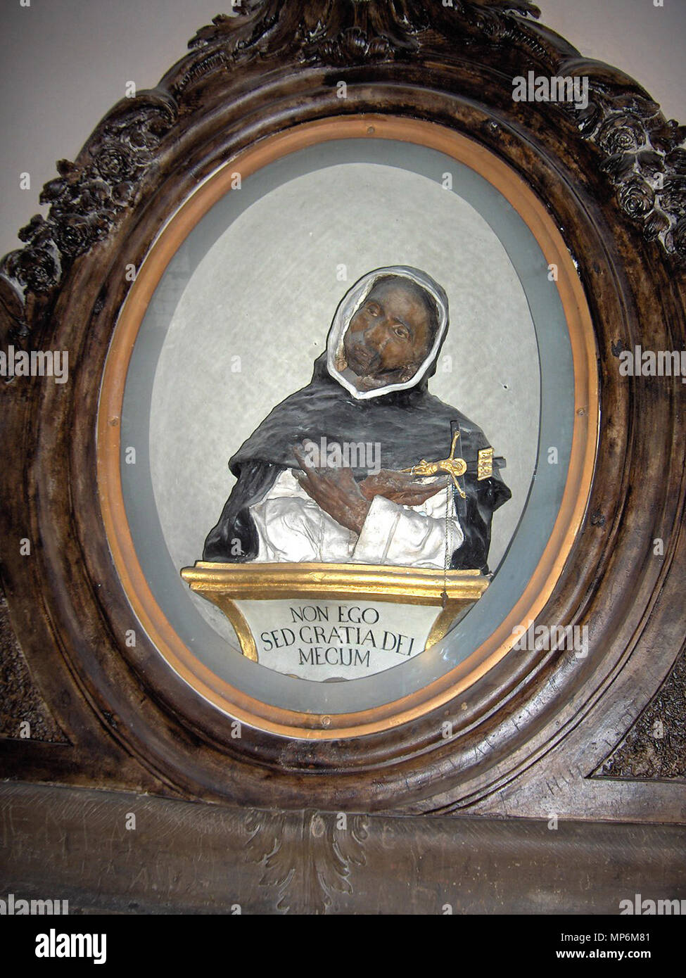 . Pappmaché Büste von Ven. Serafino Capponi, Theologe (gestorben 1615); Kapelle der Heiligen Herzen; links Querschiff der Basilika von Saint Dominic, Bologna, Italien. 6. April 2006. Georges Jansoone 1090 San Domenico 95 Stockfoto