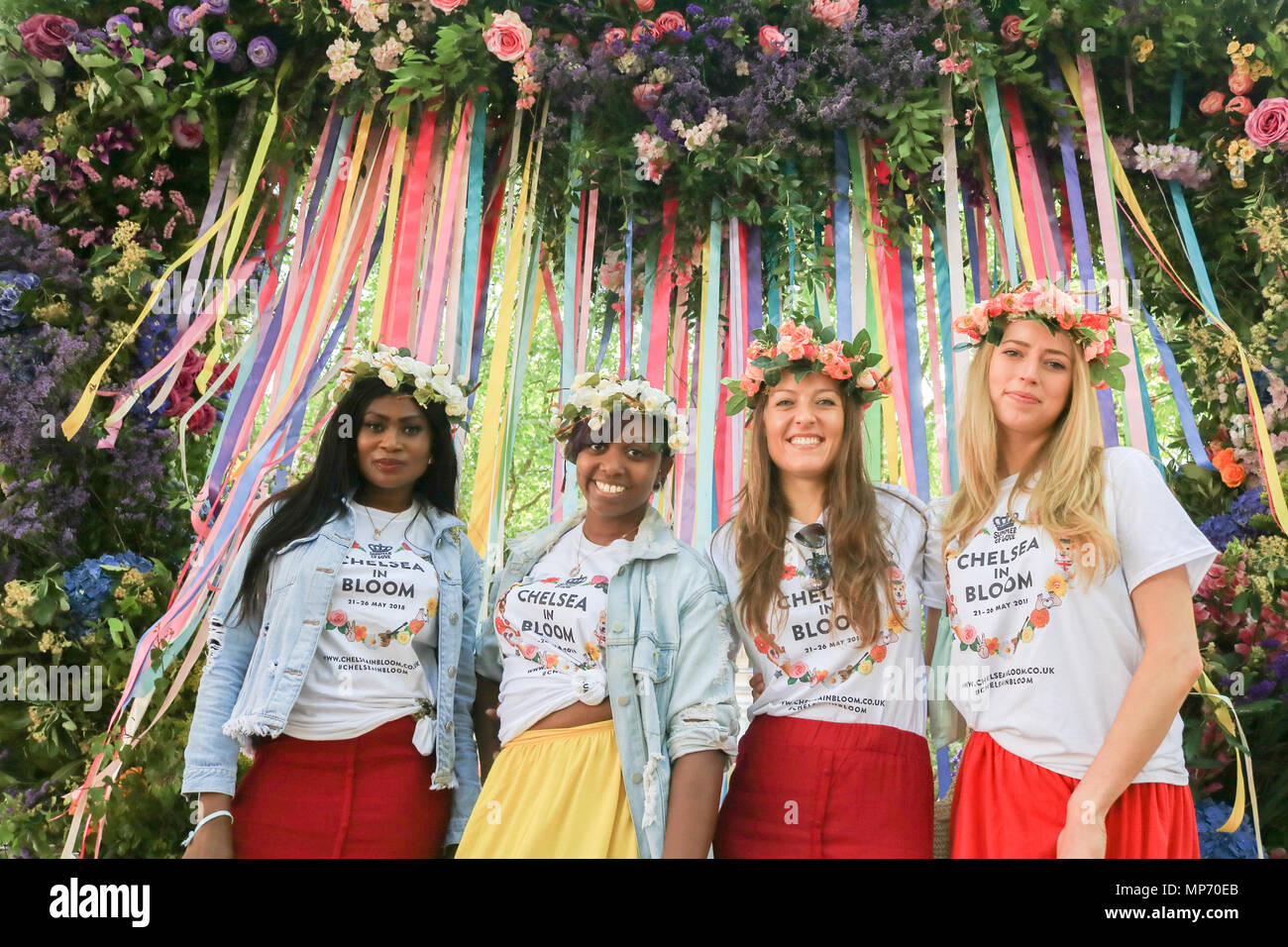Sloane Square London UK. 21. Mai 2018. Chelsea in der Blüte der Jahre mit diesem Thema "Summer of Love" ist eine florale Kunst zeigen in Verbindung mit der RHS Royal Horticultural Society produziert, viele Geschäfte mit Blumenschmuck Credit verwandeln wird: Amer ghazzal/Alamy leben Nachrichten Stockfoto