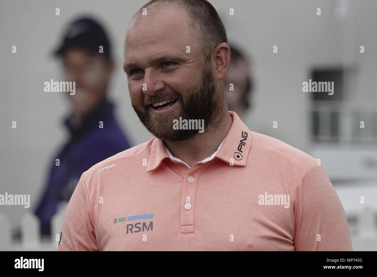 Wentworth Club, Surrey, Großbritannien. 21 Mai, 2018 Andy Sullivan (UK) bereitet sich auf den Start des diesjährigen BMW/PGA Meisterschaft am berühmten Wentworth Club Credit: Motofoto/Alamy leben Nachrichten Stockfoto