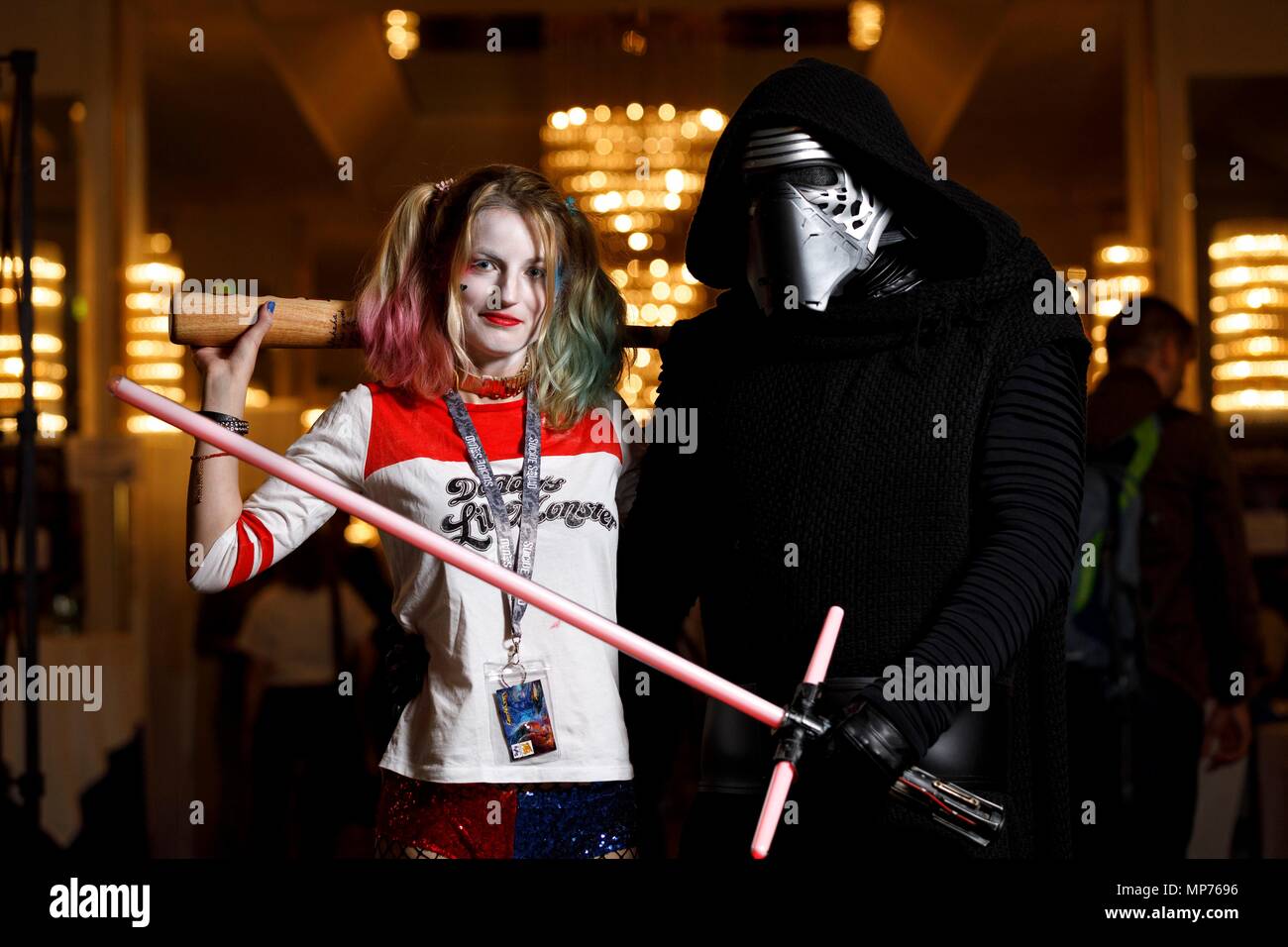 Bonn, Deutschland. 19 Mai, 2018. Suicide Squad Fan - Harley Quinn und Star Wars Fan - Kylo Ren auf der FedCon 27 im Maritim Hotel. Bonn, 19.05.2018 | Verwendung der weltweiten Kredit: dpa/Alamy leben Nachrichten Stockfoto