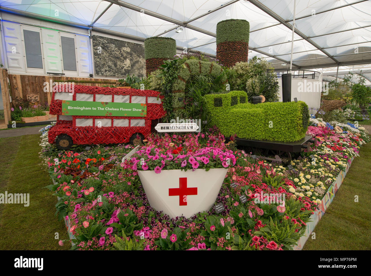 Royal Hospital Chelsea, London, Großbritannien. 21. Mai, 2018. Drücken Sie Tag für die Rhs Chelsea Flower Show 2018. Foto: Blick auf den Windrush Garten, entworfen von der Birmingham City Council and Baroness Floella Benjamin. Credit: Malcolm Park/Alamy Leben Nachrichten. Stockfoto