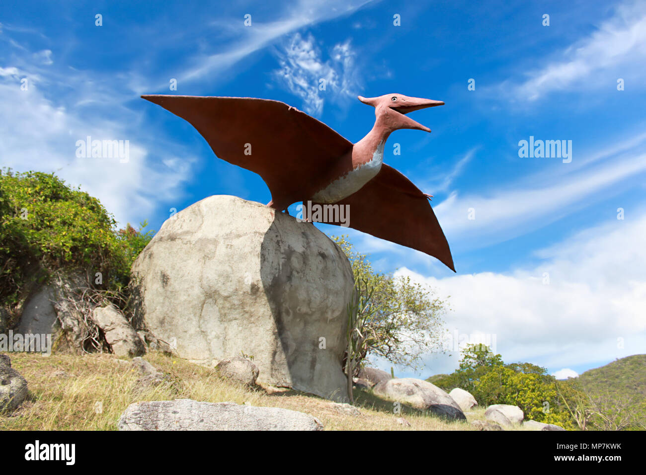 Replik eines Dinosauriers pteradon im Museumspark in Santiago de Cuba, Kuba Stockfoto
