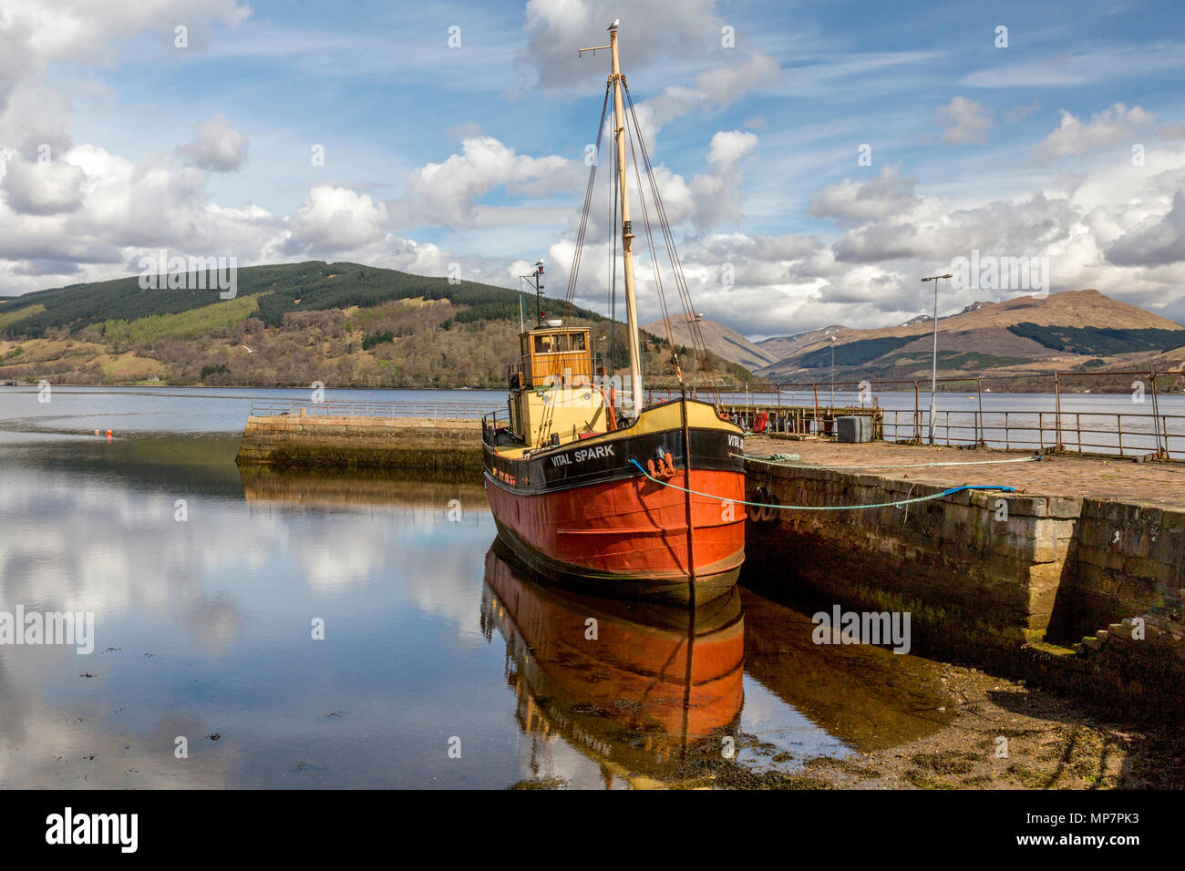 Ehemalige Clyde Puffer "Der entscheidende Funke" in Inveraray Hafen, der Heimatstadt von Neil Munro Schöpfer der Para Handy Geschichten, Argyll and Bute, Schottland, Großbritannien Stockfoto
