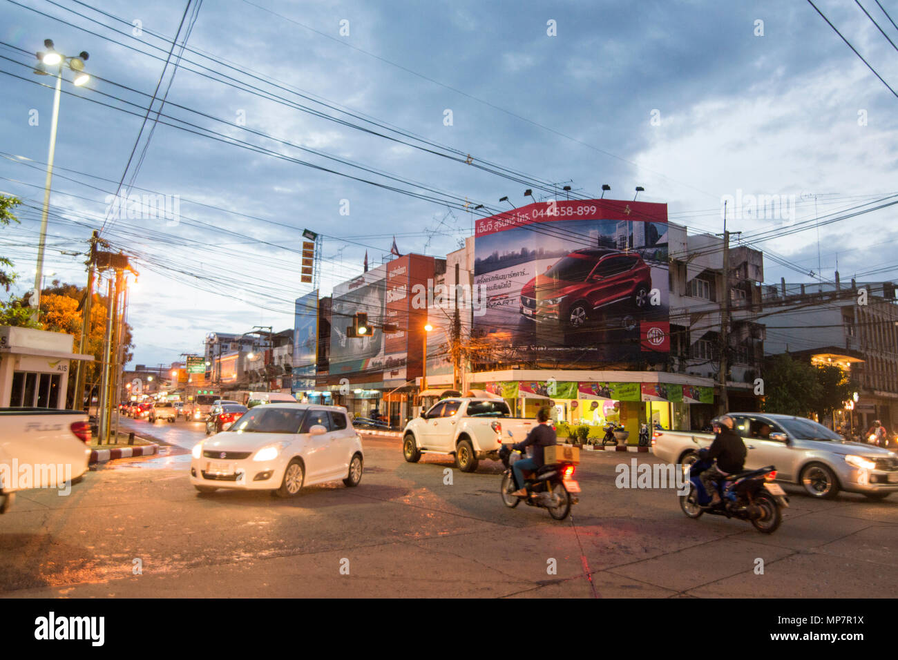 Eine Straße Ecke in der Stadt Surin im Isaan in Thailand. Thailand, Isan, Surin, November, 2017 Stockfoto