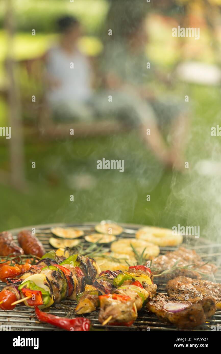 Leckere heiße Grill Essen für den Sommer Abendessen Stockfoto