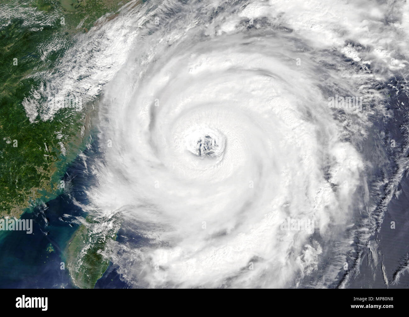 Typhoon Talim über East China Sea im Jahr 2017 Stockfoto