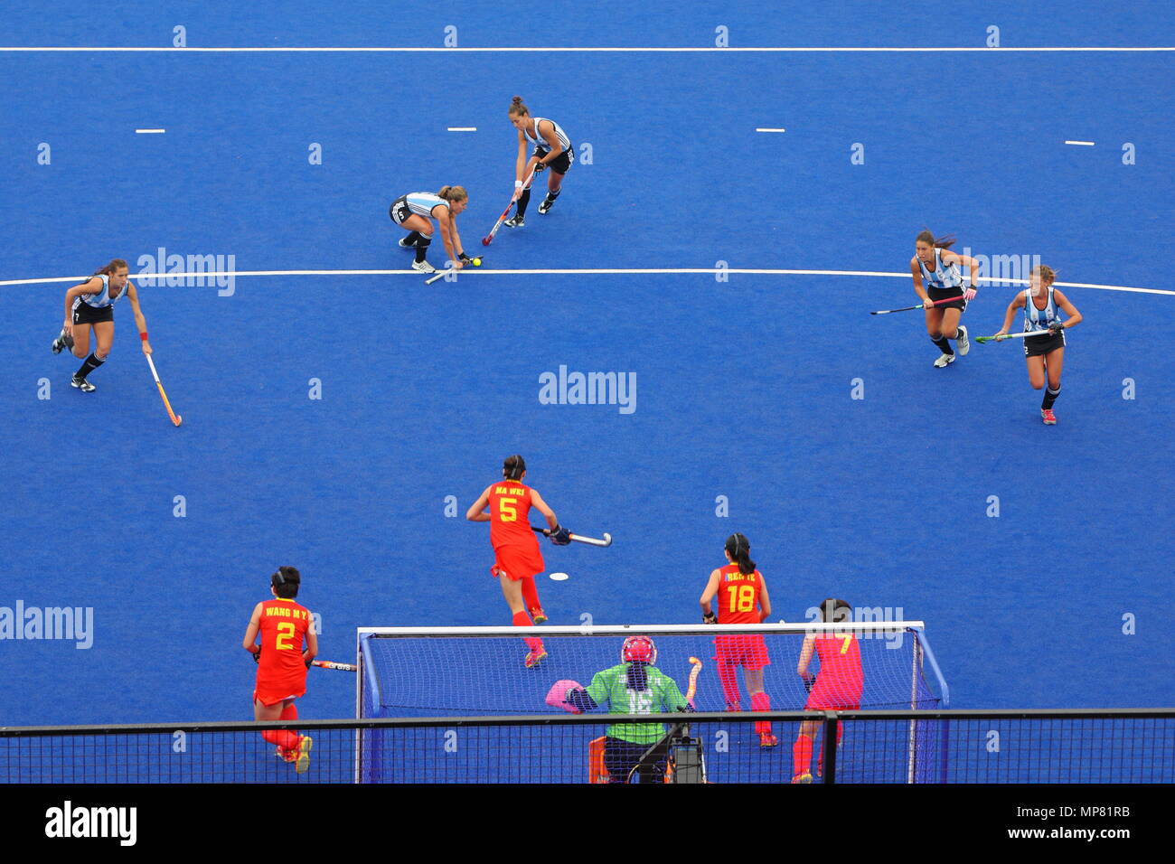 Die einladungs Visa International Women's Hockey Turnier, Argentinien vs China am Flussufer Arena London Olympic Park 2. Mai 2012 --- Bild von: © Paul Cunningham Stockfoto