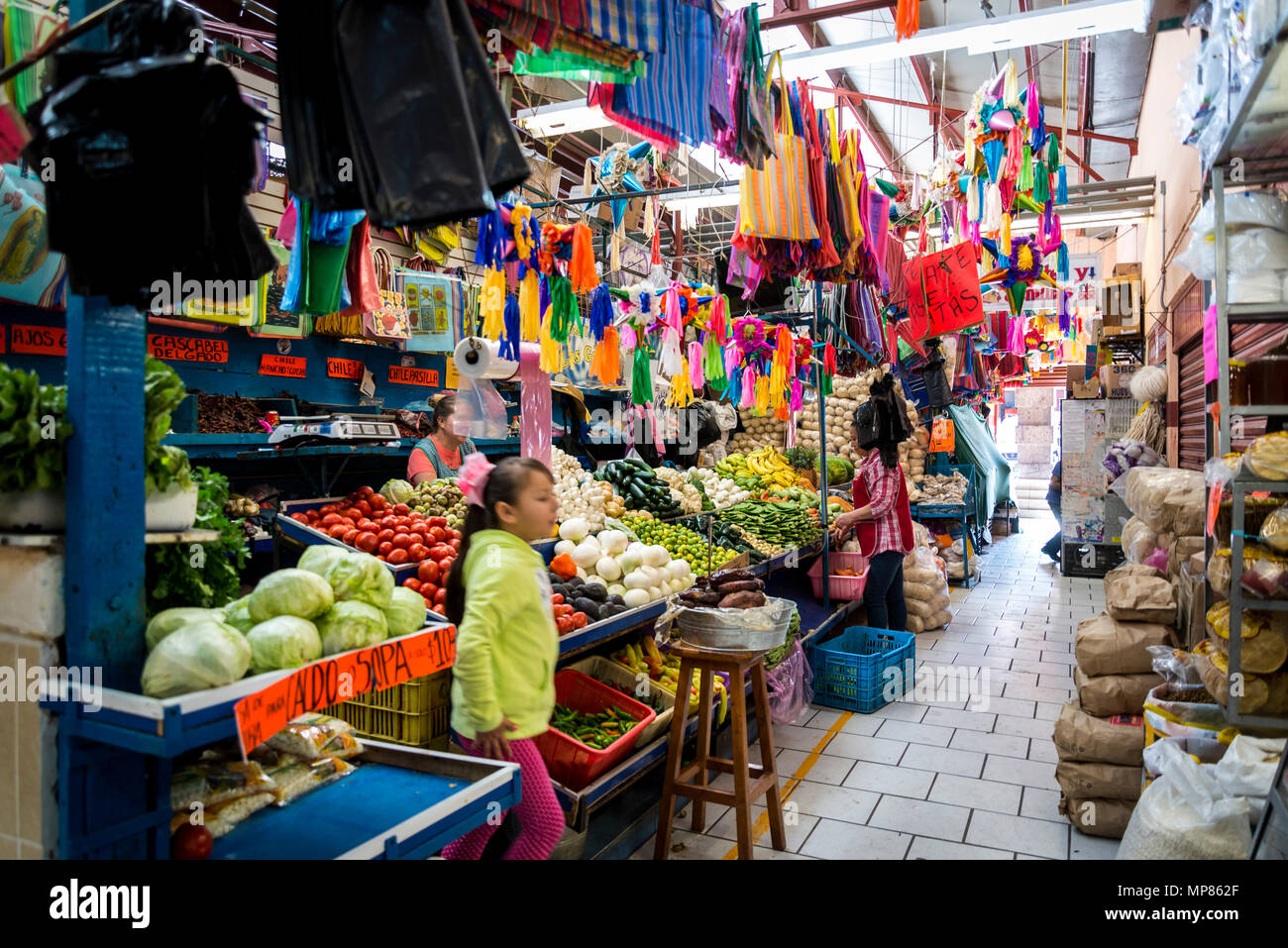 Obst- und Gemüsemarkt, San Miguel de Allende, einer kolonialen-era City, Bajío region, zentralen Mexiko Stockfoto