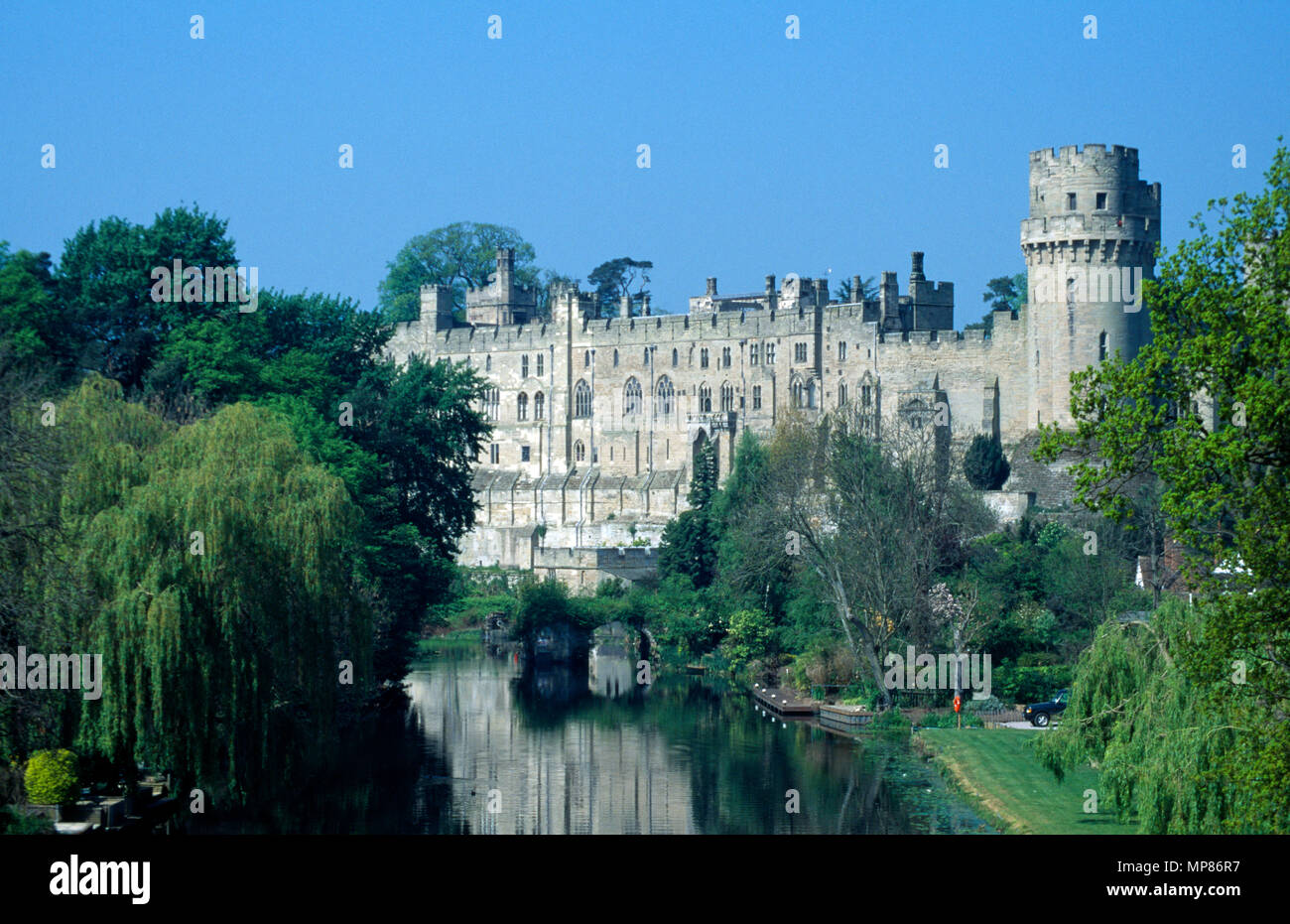 England, Warwickshire, Warwick, das Schloss und den Fluss Avon. Stockfoto