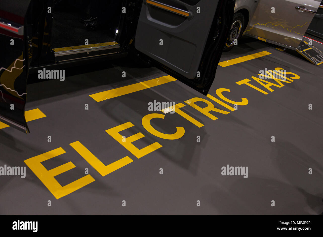 LONDON, UK, 18. MAI 2018: London Electric Vehicle Company electric Taxi am confused.com London Motor Show im Excel Convention Center. Stockfoto