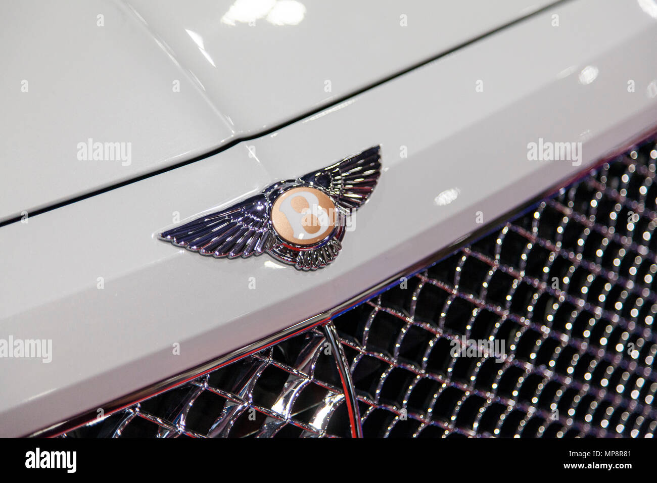 LONDON, UK, 18. MAI 2018: Bentley auto Schild am confused.com London Motor Show im Excel Convention Center. Die Show ist der größte britische Automotive Stockfoto