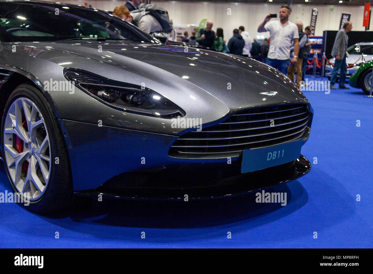LONDON, UK, 18. MAI 2018: Aston Martin DB 11 confused.com auf der London Motor Show im Excel Convention Center. Die Show ist der größte britische autom Stockfoto